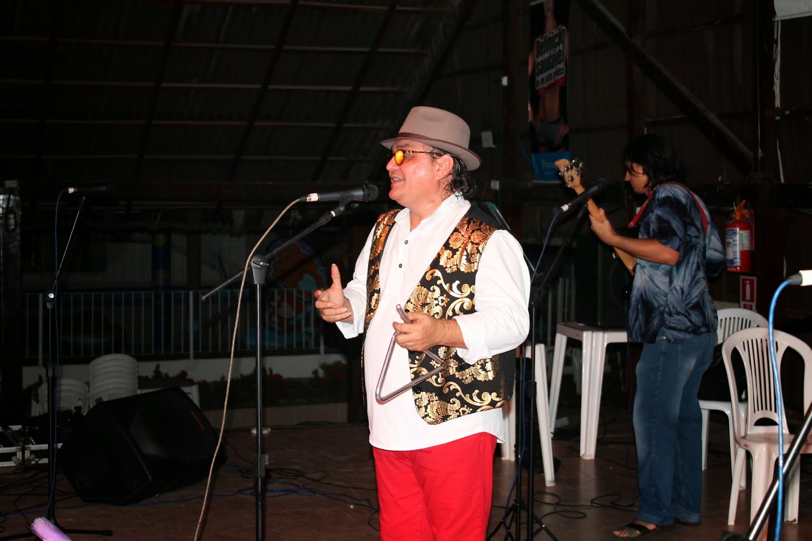 MERLÂNIO MAIA EM CANTORIA E CORDEL