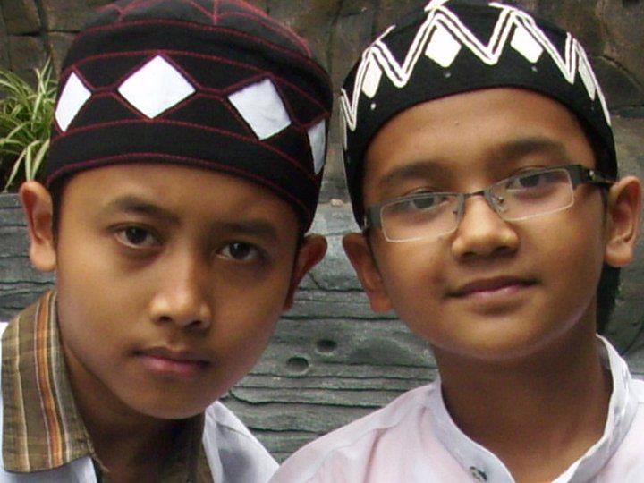 Download Video Ceng Zamzam Salamun Download Video Ceng Zamzam Salamun
