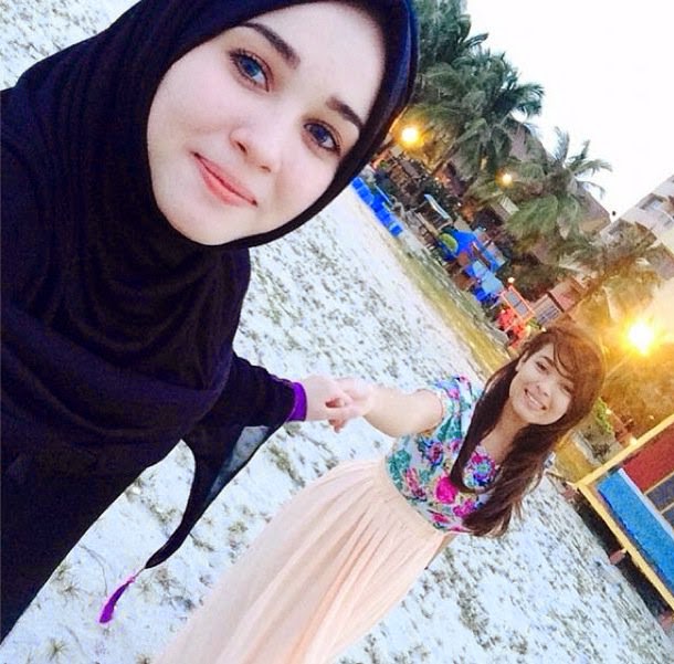 Emma & Chacha Maembong Gelar Pereka Fesyen Gila Famous item-thumbnail
