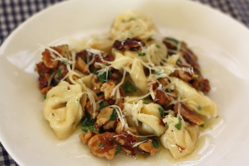 The Crunchy Mamacita Meatless Monday Cheese Tortellini with Toasted Walnuts