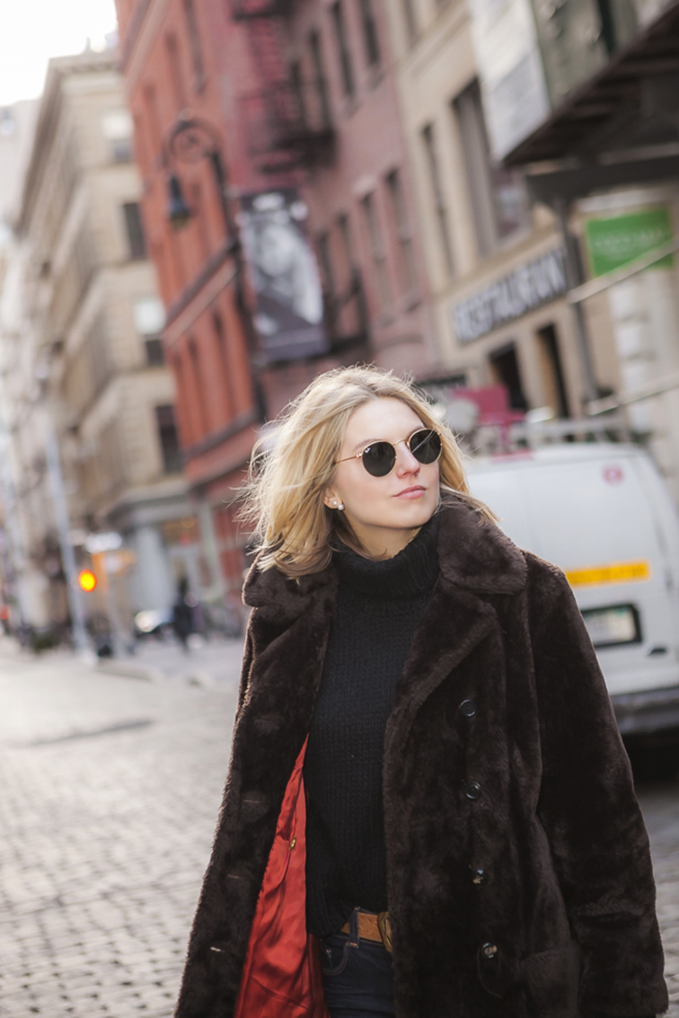Ray-Ban Lennon sunglasses, in motion, street style Ray-Ban Lennon sunglasses, in motion, street style