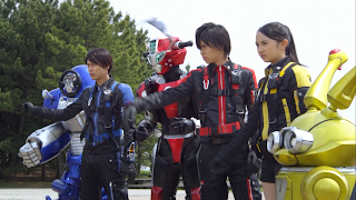 The lead cast of Tokumei Sentai Go-Busters