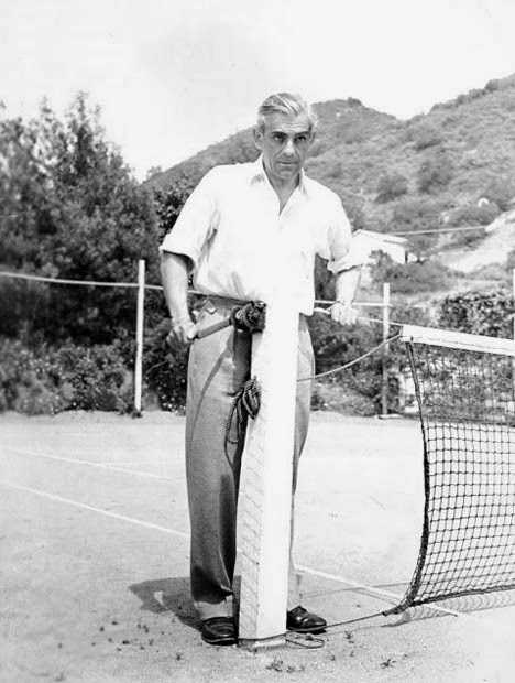 Boris Karloff´s Coldwater Canyon property was equipped with a tennis court.