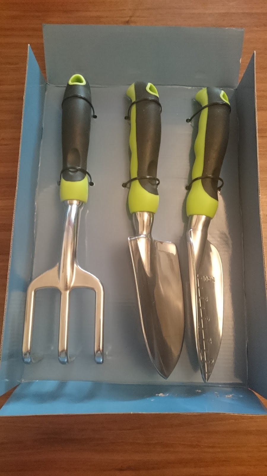 LifeWell 3 Piece Ergonomic Garden Tool Set Product Review Crochet Addict UK
