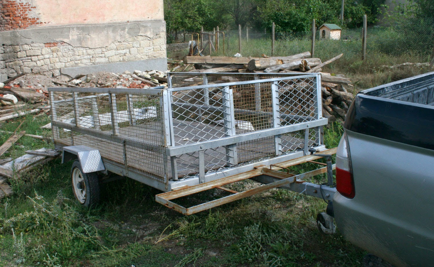 Reversed the trailer in expertly Reversed the trailer in expertly