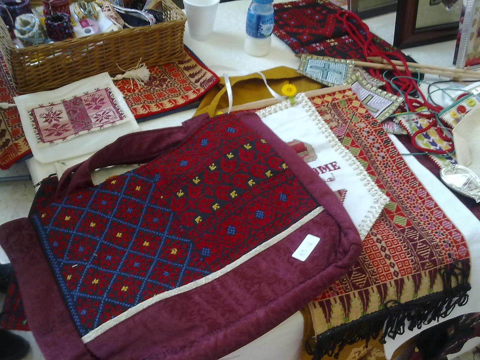 Kuweight 64 EMBROIDERED ARTS AND CRAFTS BY ZUHAIR