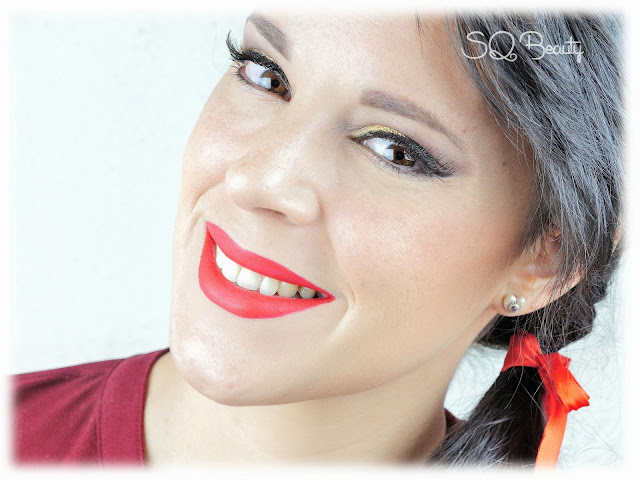 Maquillaje fin de año último minuto clásico labios rojos, classic new year´s eve makeup read and gold