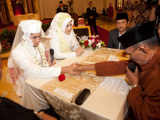 Rangkaian Upacara Pernikahan Suku Sunda ALbantani