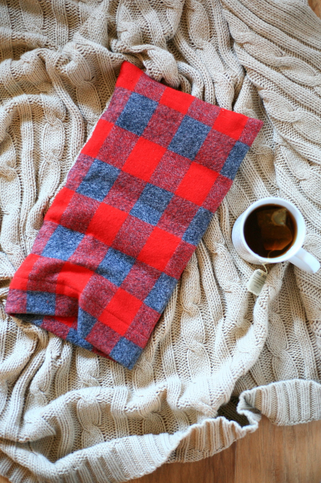 Easy heatup rice bag and flannel case tutorial! Great DIY gift