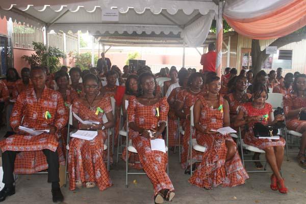 africadiscovery reasons why most women do wear kaba and slit