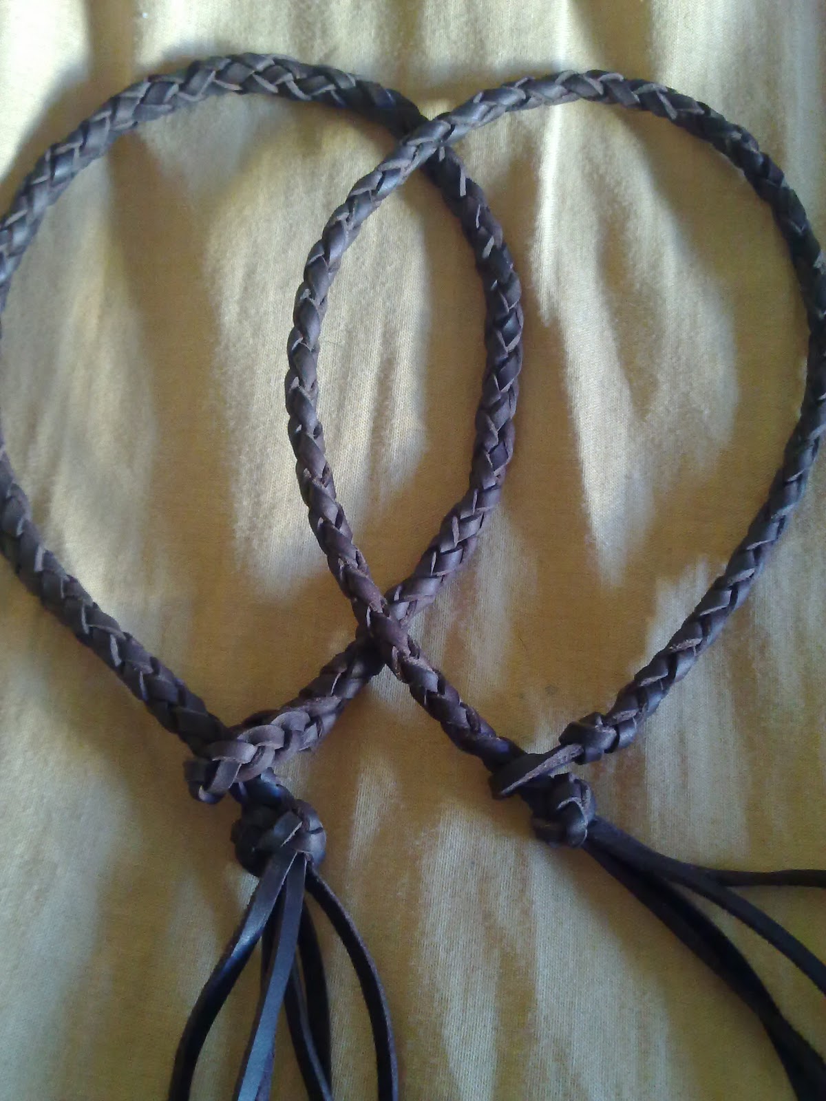 ARTESANIAS KUNEARTE: 5. CUERO- VARIOS