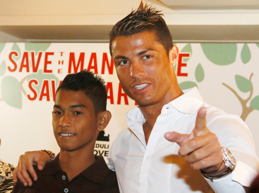 Martunis (Anak Angkat Ronaldo) siap Berangkat ke Portugal Martunis (Anak Angkat Ronaldo) siap Berangkat ke Portugal