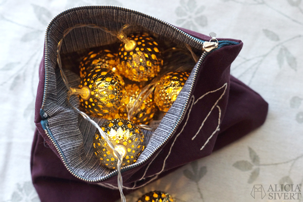 Great tit embroidered pouch by Alicia Sivertsson, 2015. Aliciasivert, alicia sivert, broderi, embroidery, chickadee, talgoxe, konsthantverksdagen spånga 2015, diy, sy, sömnad, saksamlarpåse, påse, börs, skapa, skapande, kreativitet, textile, textil, tyg, inspiration