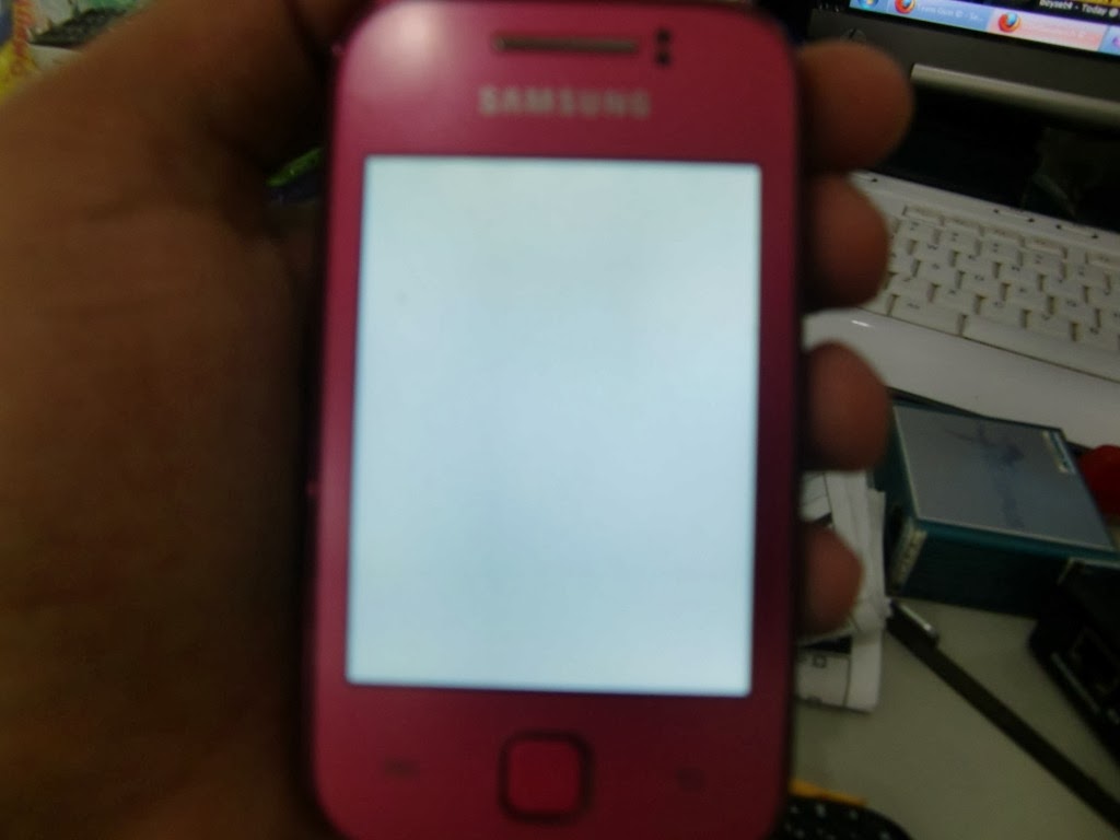 mobile hardware training: Galaxy Y S5360 White Screen done in Jumper tricks