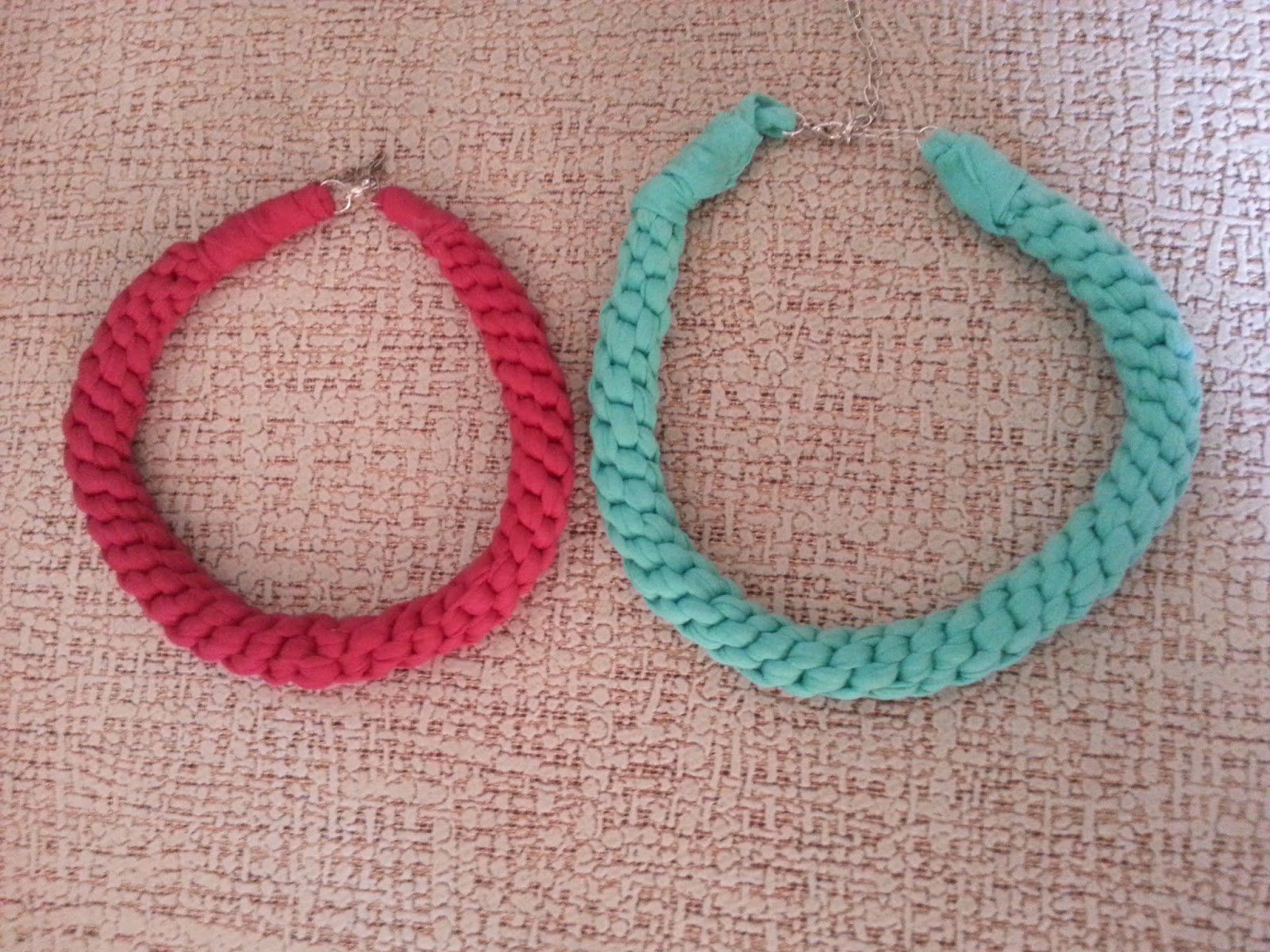 Collares de trapillo Ojú!