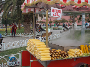"Corn Cob" hawkers outside the "Sultan Ahmed Mosque" complex.