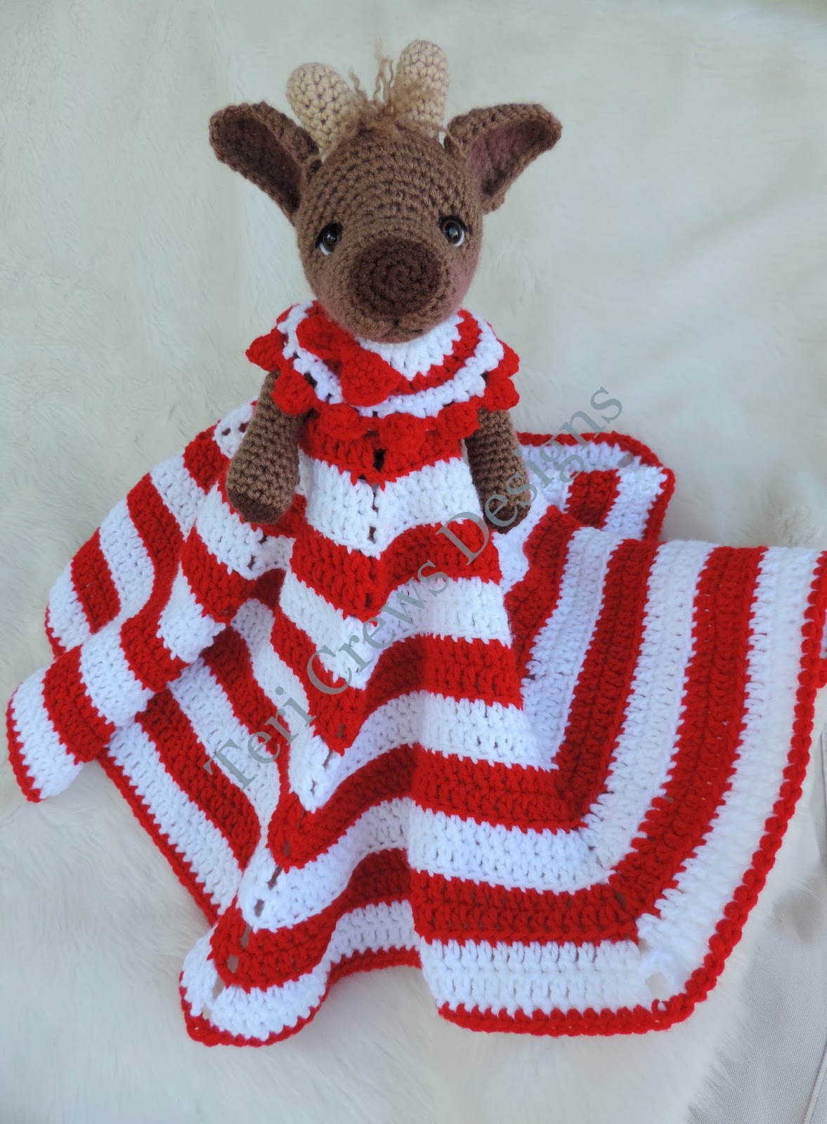 Teris Blog: New Reindeer Huggy Lovey Blanket Pattern
