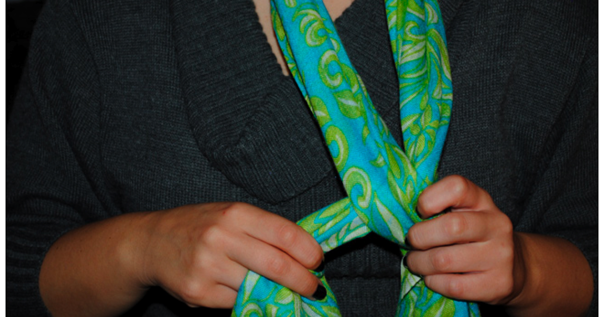 How to Tie a Scarf The Bow Fashion meets Food