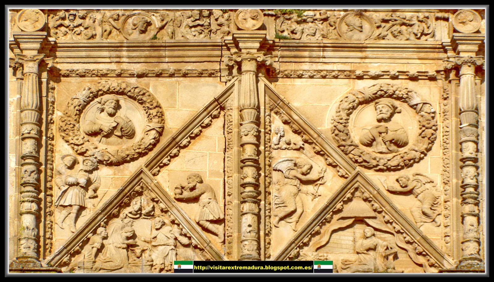 Coria. Catedral. Puerta del Perdón. Anunciación y Epifanía.