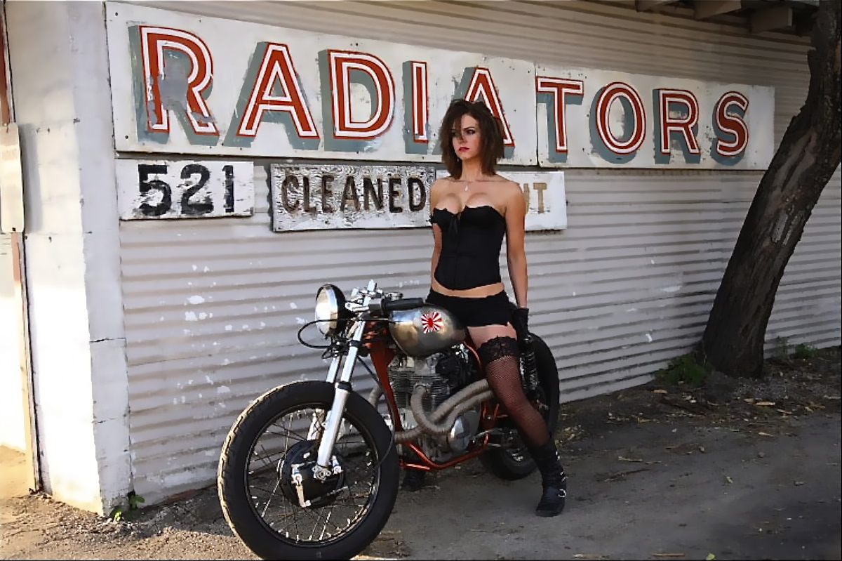CAFÉ RACER 76: 1974 CB360