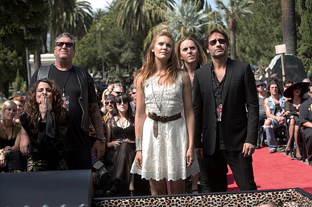 Californication - Californication - 6x03 - Dead Rock Stars Californication+ +Episode+6.03+ +Dead+Rock+Stars+ +Promotional+Photos+(6) FULL