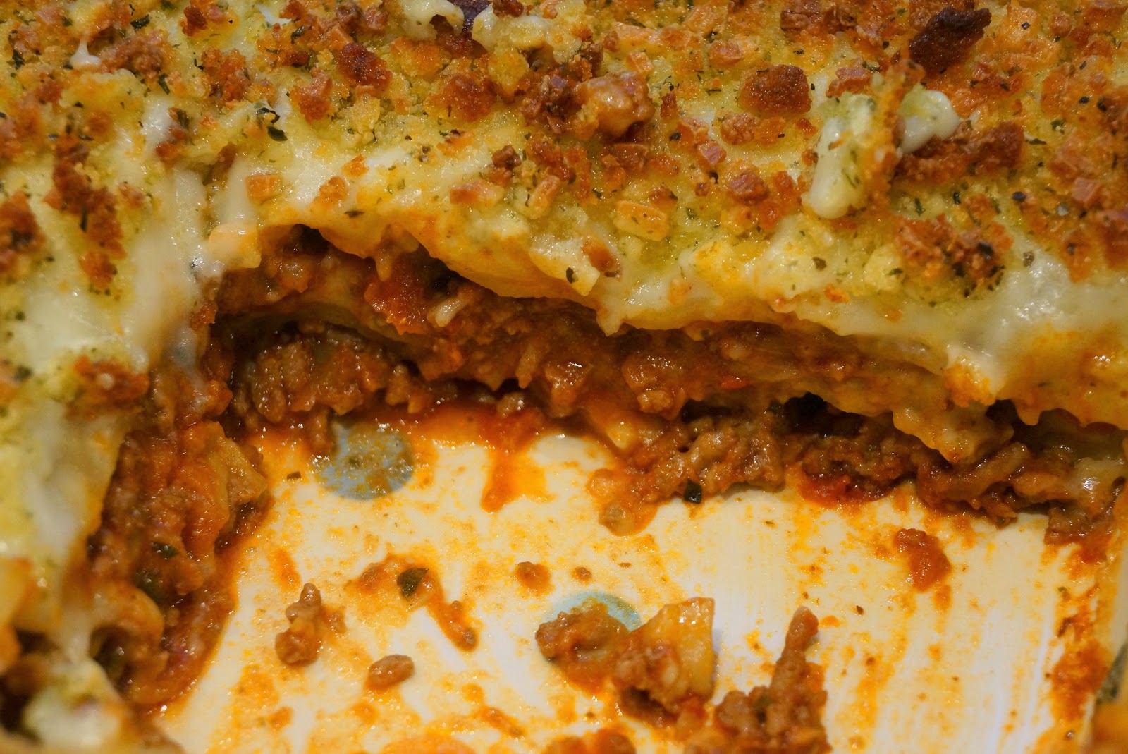 Onions and Paper Crunchy topped lasagne with pesto onion bread