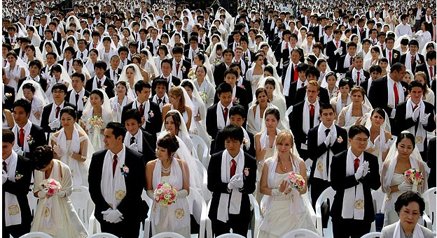 60,000 moonies marry to strangers at Seoul