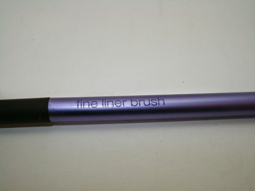 Real Techniques Fine Liner Brush