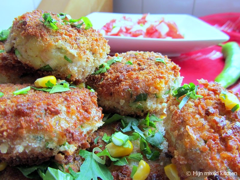 Mijn mixed kitchen Ton balığı köftesi (Turkse tonijnburgertjes)