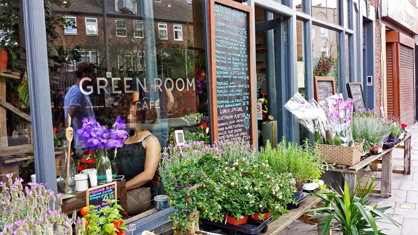 cake my day london The Green Room Cafe (N16 0UD)