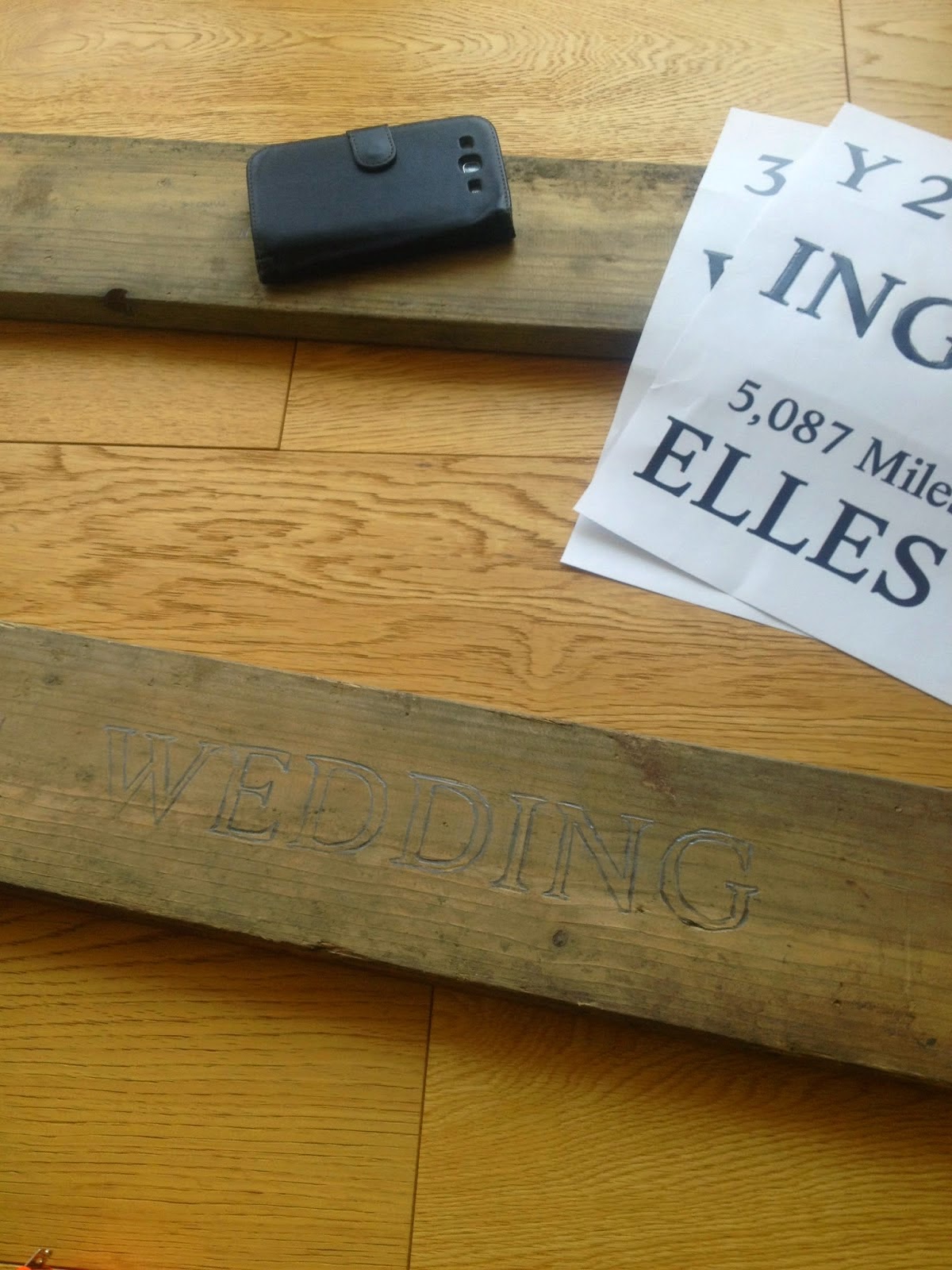 Wedding DIY Sign Post Roses and Rolltops
