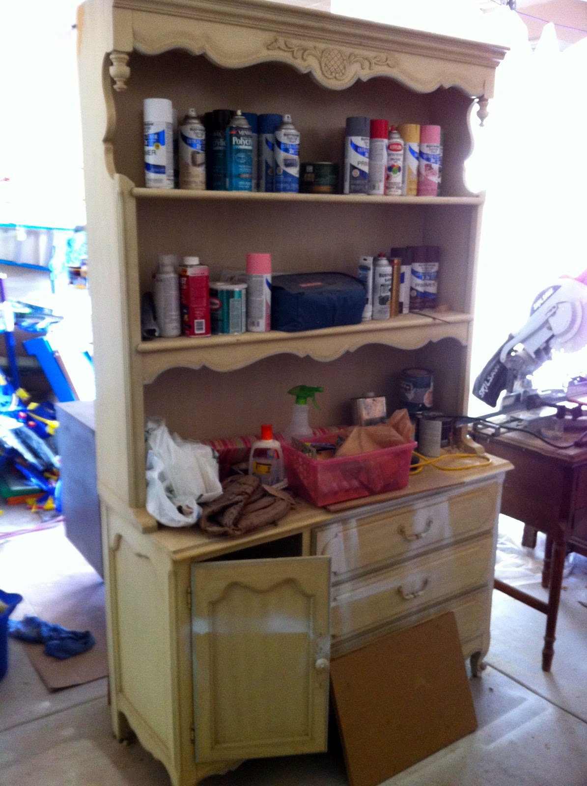 http://4.bp.blogspot.com/-jlRv5caFGTA/T0gBAGFkxUI/AAAAAAAAD-w/m1c2i6y4-SE/s1600/Blackhutchbefore2.jpg
