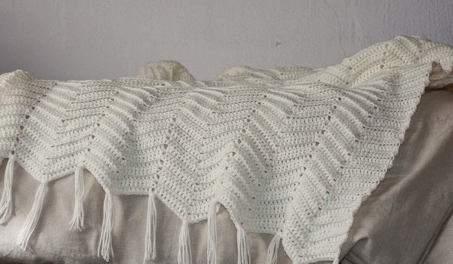 the Modern Prairie Girl A Finished Afghan + HowTo Fringe/Tassels