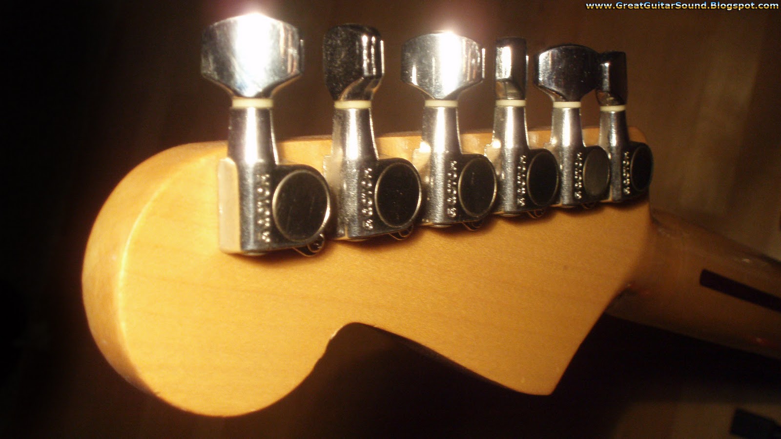 http://4.bp.blogspot.com/-jpWTREfgkHY/ToIuYxAp9BI/AAAAAAAAA3s/sKewc_OIMRQ/s1600/Fender+Stratocaster+Electric+Guitar+Headstock+Backside+Neck+Tuners+Great+Guitar+Sound+HD+Music+Desktop+Wallpaper+1920x1080+www.GreatGuitarSound.Blogspot.com.jpg