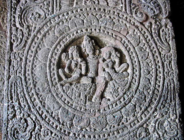 aurangabad caves pillar carvings