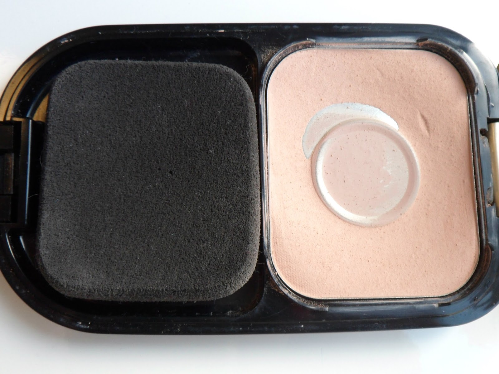 Max Factor Powder: Make-up should be natural Max Factor Powder: Make-up should be natural