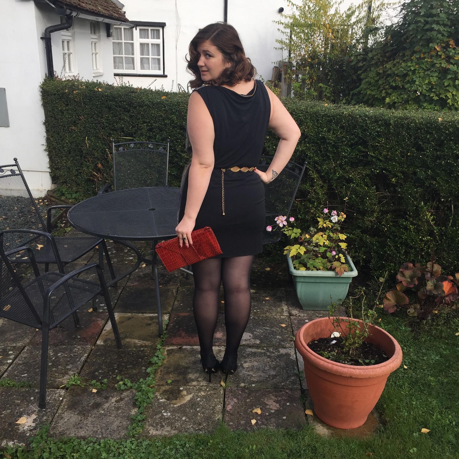 curvy girl black dress