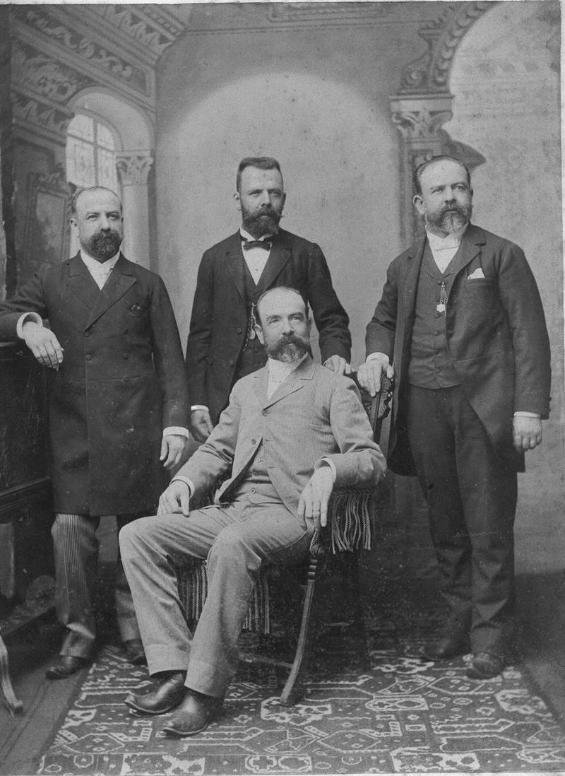 Actualización documental. Fotografía Courret Lima. Manuel Chinchilla y