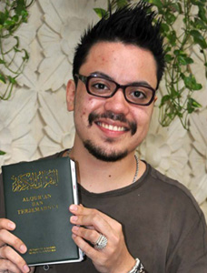 Jadi Mualaf, Sam Brodie Ganti Nama - Para Mualaf