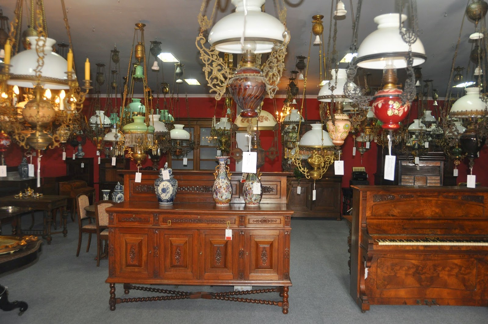 Galeri Antik Indonesia Introduce Old Amsterdam Antique's