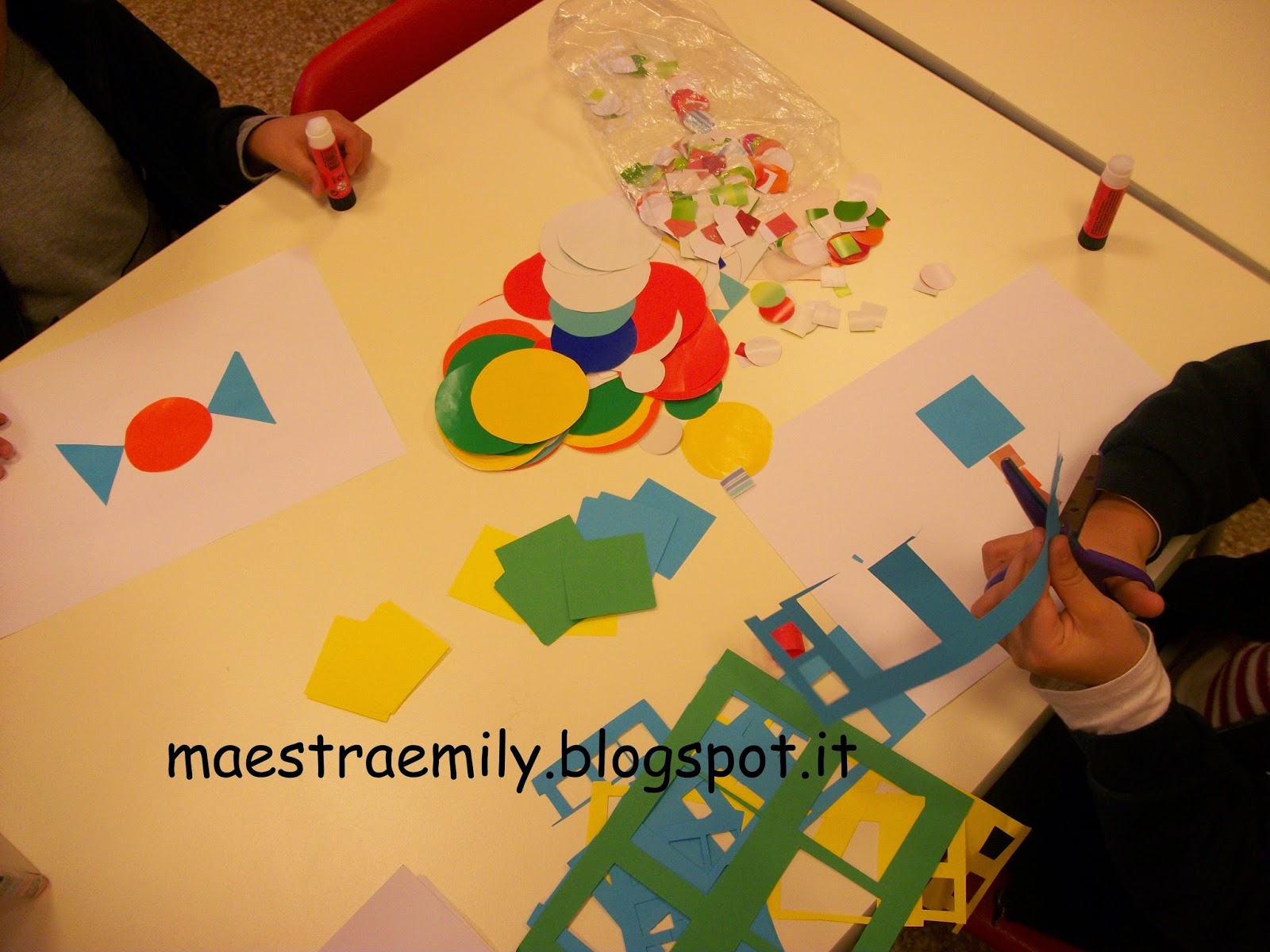 MaestraEmily PICCOLO CERCHIO, GRANDE QUADRATO!