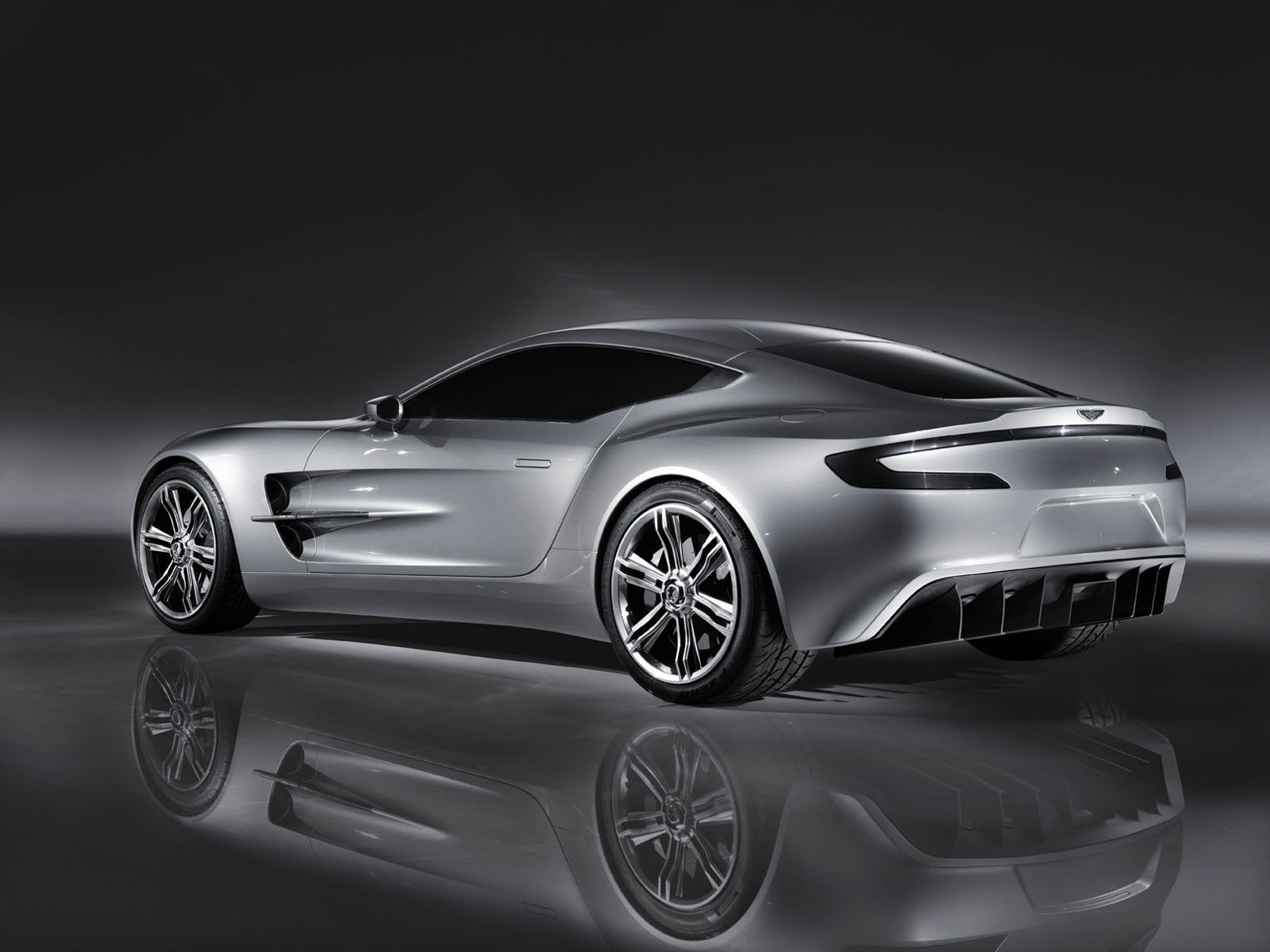 aston martin wallpaper