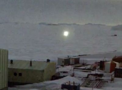 Latest UFO Sightings Latest UFO Sighting Glowing UFO Captured Above Antarctica 2015