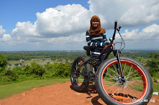 Candi Abang, dan Keindahan Dari Atas Bukit