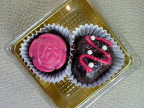 Choco Dark Milk Strawberry Shape & Flower Shape (crispy / almond)