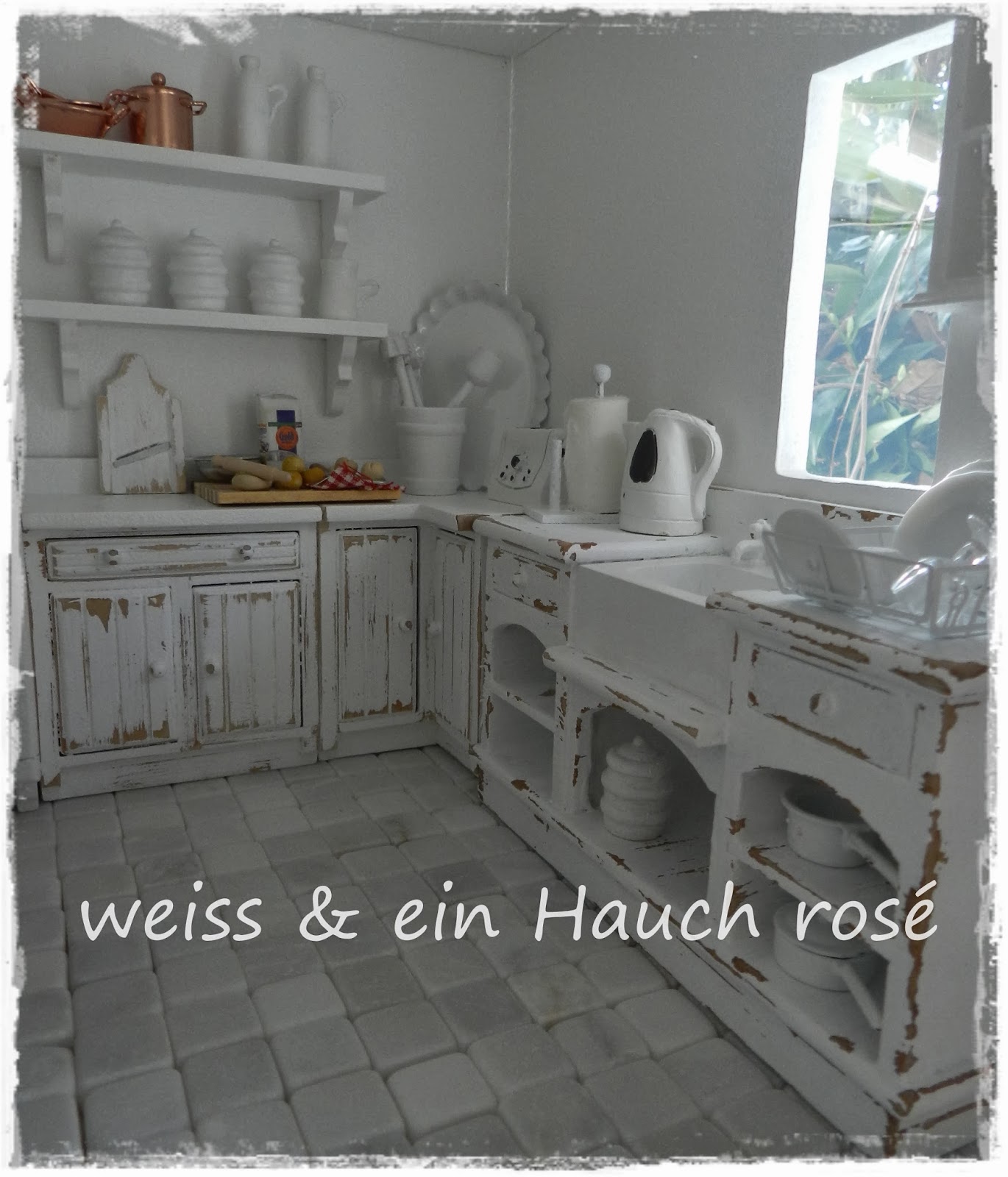 Weià & ein hauch rosé: neues aus dem puppenhaus...