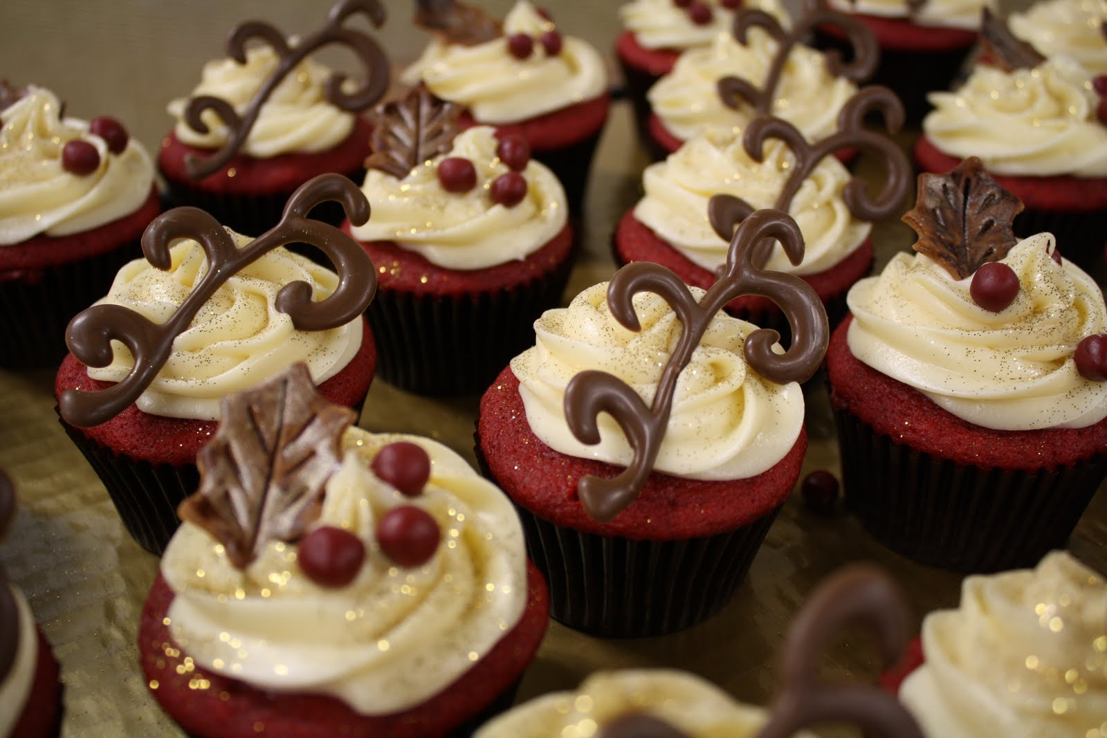 Michelle's Cakes, Cookies and Cupcakes: Christmas Wedding Cupcakes