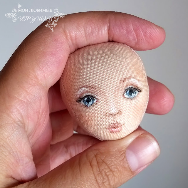 Кукла с нарисованным лицом Кукла с нарисованным лицом