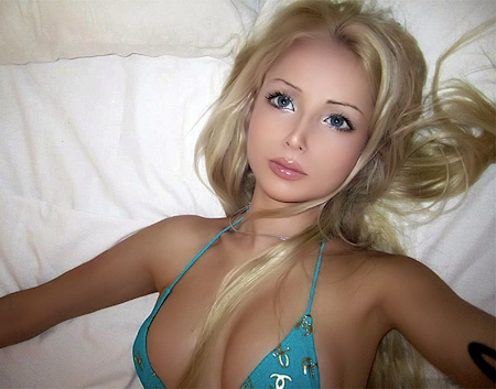 http://4.bp.blogspot.com/-k12s3jtGezs/T5lgaFZ2VQI/AAAAAAAAC60/X4G966n5Pq4/s1600/Barbie-carne-y-hueso-Valeria-Lukyanova-Ucrania-cirug%C3%ADas-Mattel-Photoshop-1.jpg