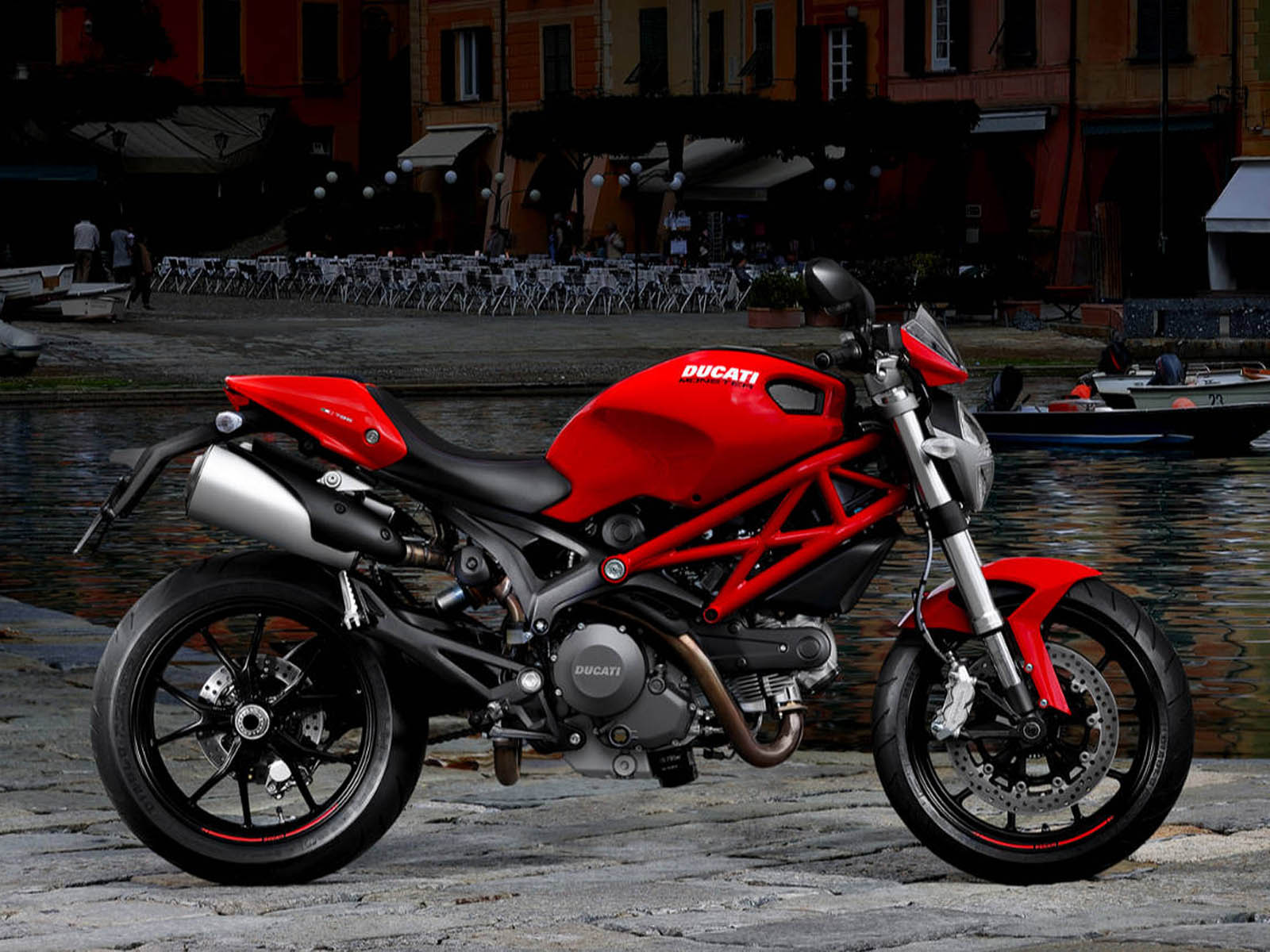 http://4.bp.blogspot.com/-k1MB7zvqGEw/UEWJF5lvteI/AAAAAAAAJDU/SsZDkJ9sfyc/s1600/Ducati+Monster+796+Bike+Wallpapers+7.jpg